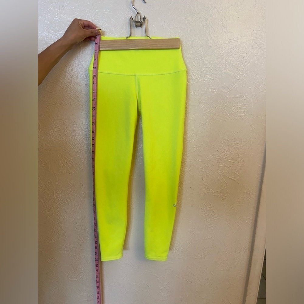 ALO Yoga Leggings - Picture 9 of 10